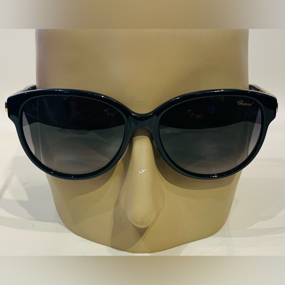 Host picked New Chopard Sunglasses - Picture 2 of 9